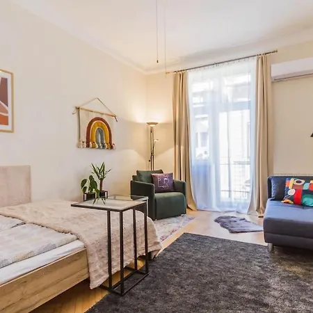 Sunny Bright, Centrally Located, Ac Balcony By Nw Apartman *