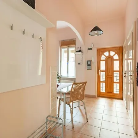 Sunny Bright, Centrally Located, Ac Balcony By Nw Apartman *